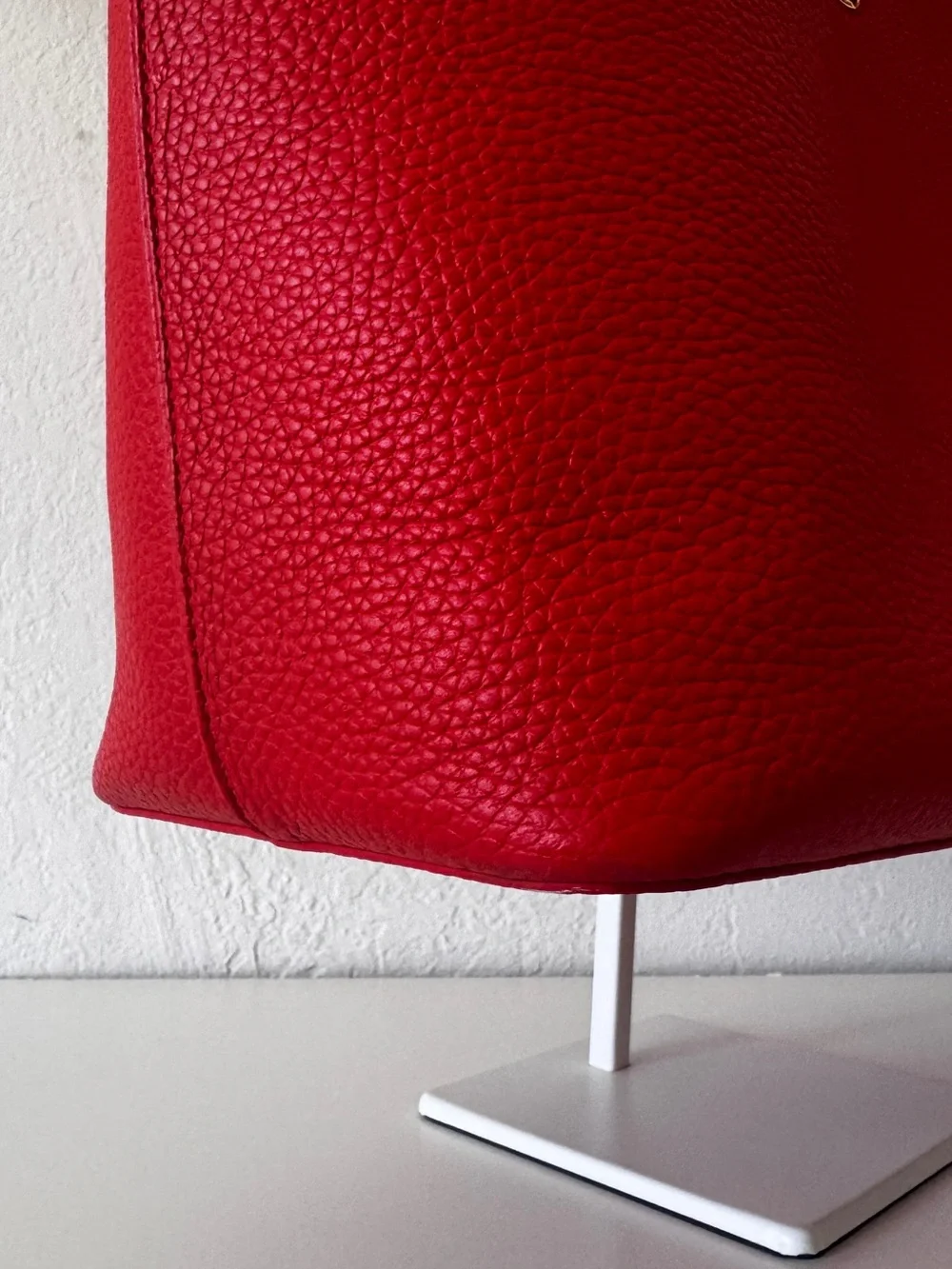 Tory Burch Perry Tote In Red Pebbled Leather